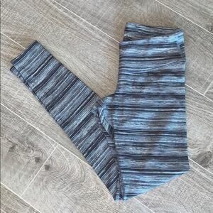 OLD NAVY Women's Gray Striped Athletic Workout Leggings